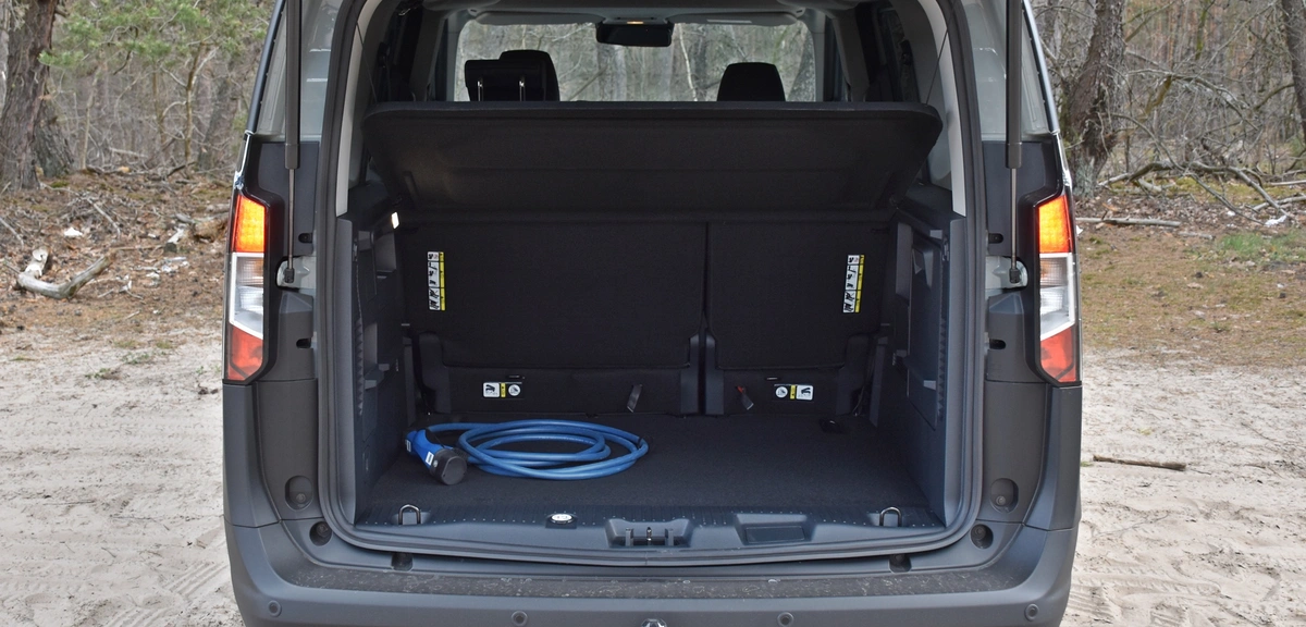 Ford E-Tourneo Courier Active | Test, opinie | ChceAuto