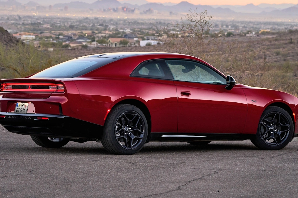 Dodge Charger wjeżdża do Europy