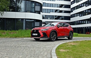 Lexus NX 450h+ | Luksusowa Toyota RAV4 czy jednak coś więcej?
