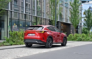 Lexus NX 450h+ | Luksusowa Toyota RAV4 czy jednak coś więcej?