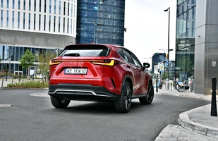 Lexus NX 450h+ | Luksusowa Toyota RAV4 czy jednak coś więcej?