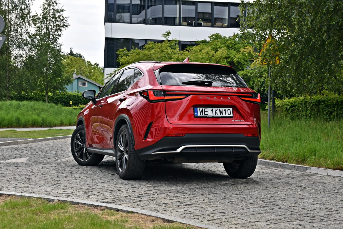 Lexus NX 450h+ | Luksusowa Toyota RAV4 czy jednak coś więcej?