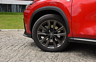 Lexus NX 450h+ | Luksusowa Toyota RAV4 czy jednak coś więcej?