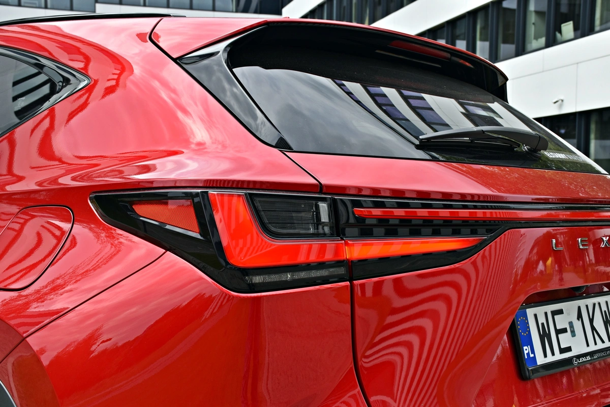 Lexus NX 450h+ | Luksusowa Toyota RAV4 czy jednak coś więcej?