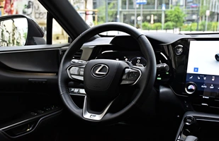 Lexus NX 450h+ | Luksusowa Toyota RAV4 czy jednak coś więcej?