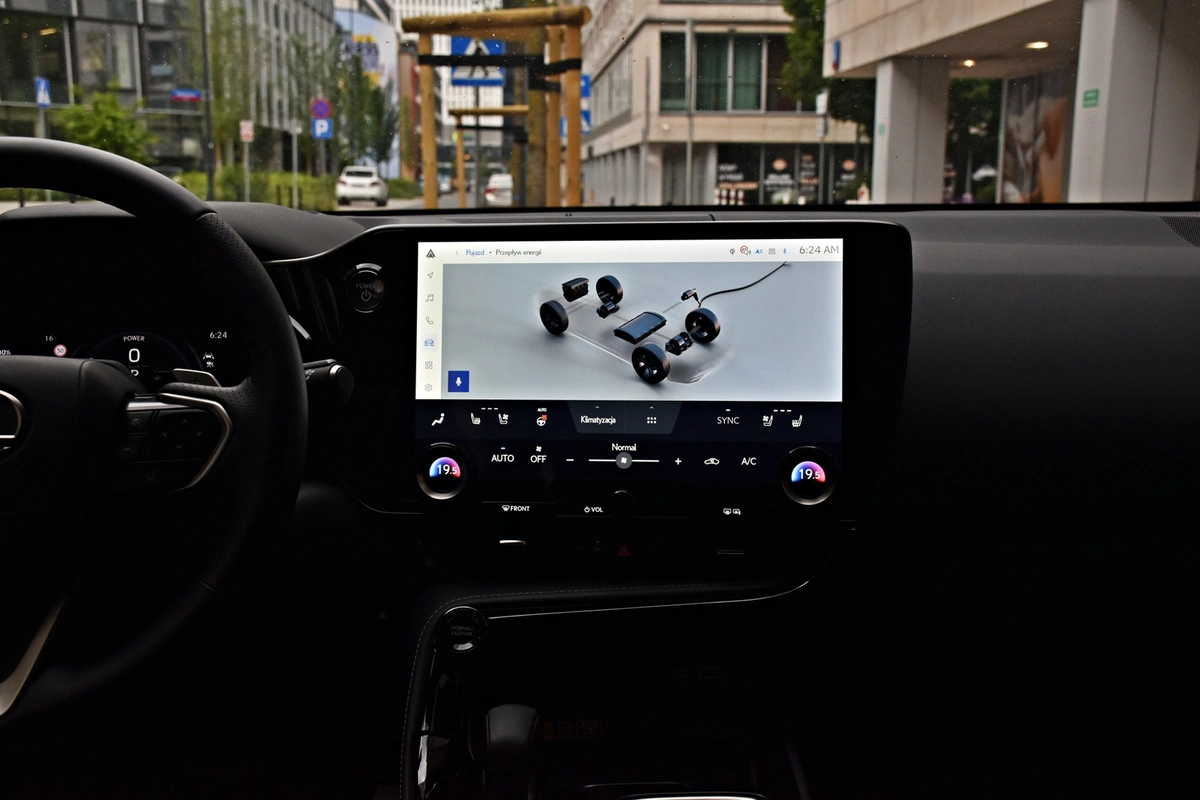 Lexus NX 450h+ | Luksusowa Toyota RAV4 czy jednak coś więcej?