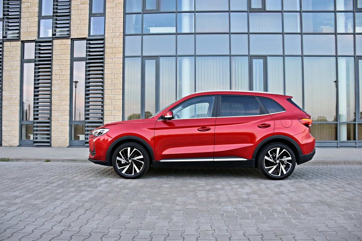 MG ZS Hybrid+ | Nietypowy pomysł na hybrydę
