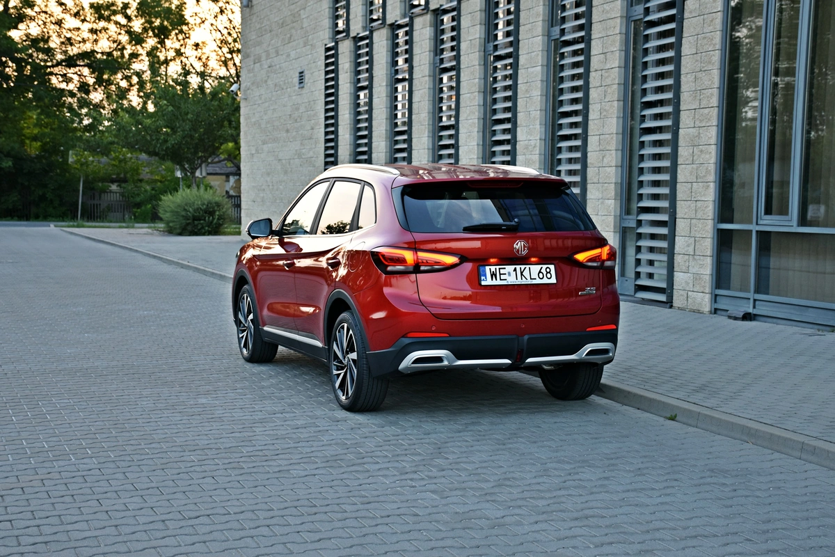 MG ZS Hybrid+ | Nietypowy pomysł na hybrydę