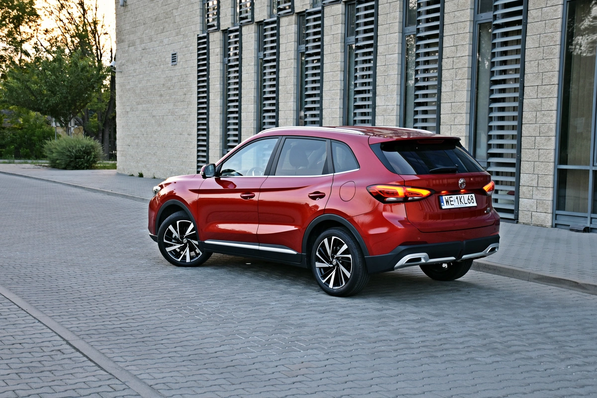 MG ZS Hybrid+ | Nietypowy pomysł na hybrydę