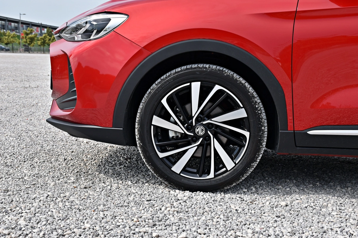 MG ZS Hybrid+ | Nietypowy pomysł na hybrydę