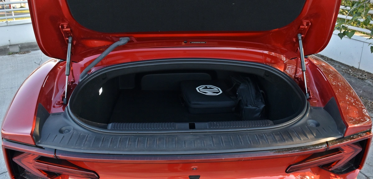 MG Cyberster | Test, opinie | ChceAuto