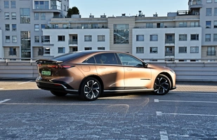 Mazda 6e Long Range | Pasuje do tej marki, ale…