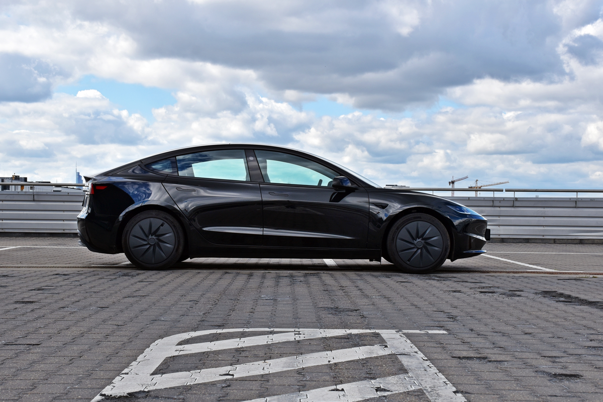 Tesla Model 3 RWD | Czy podstawowa wersja daje radę?