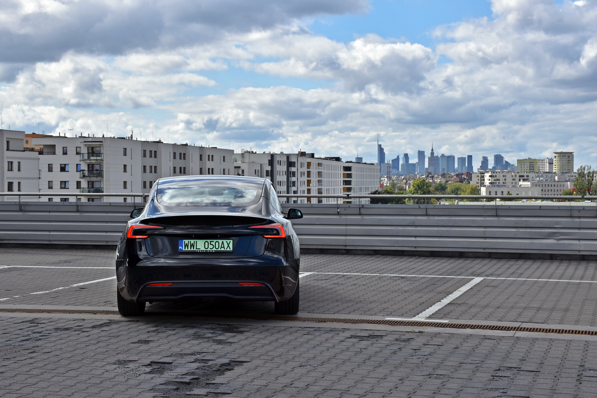 Tesla Model 3 RWD | Czy podstawowa wersja daje radę?
