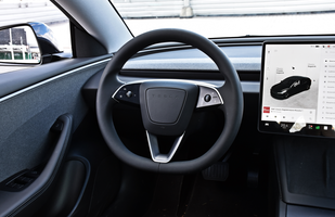 Tesla Model 3 RWD | Czy podstawowa wersja daje radę?