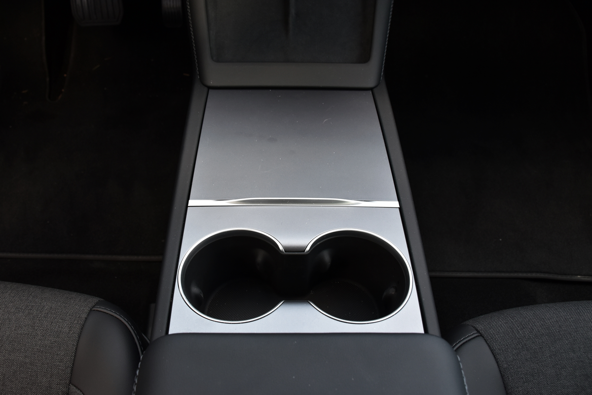 Tesla Model 3 RWD | Czy podstawowa wersja daje radę?