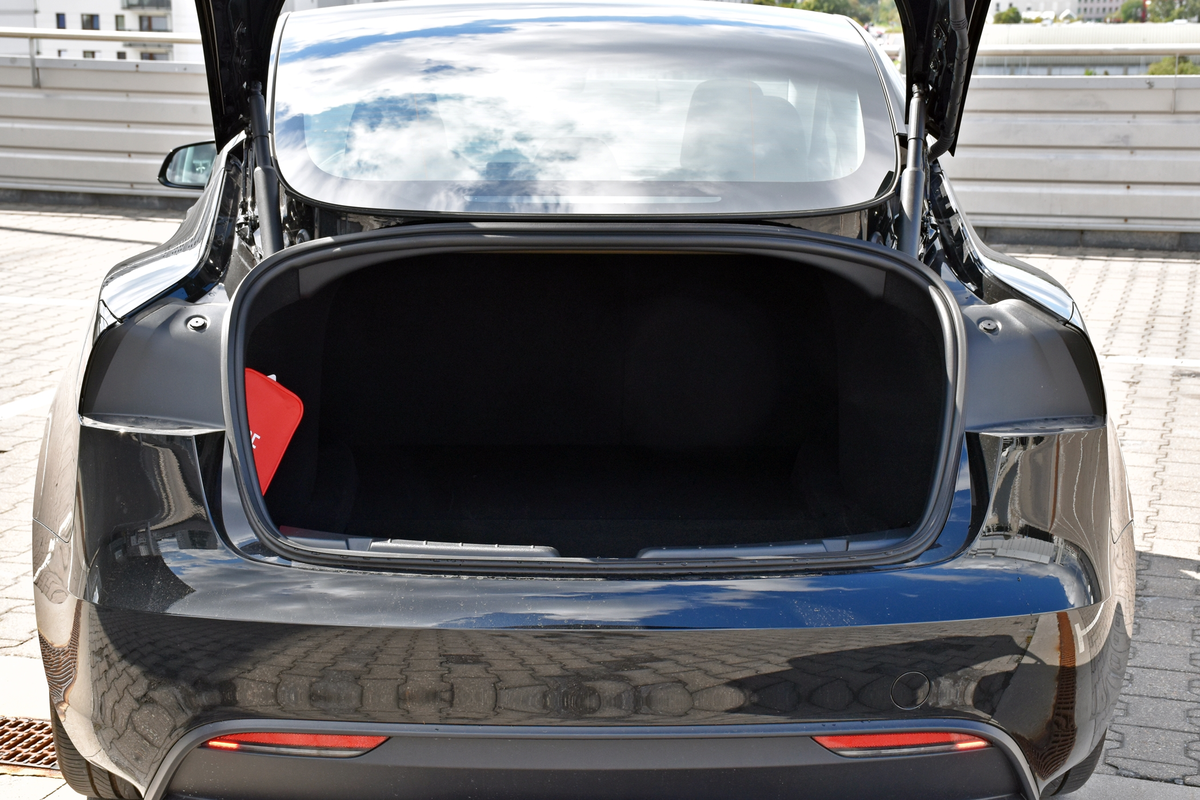 Tesla Model 3 RWD | Czy podstawowa wersja daje radę?