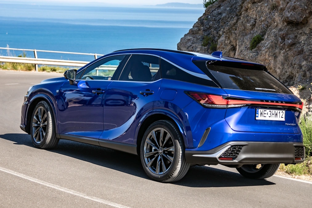 Lexus RX taniej nawet o 84 tys. zł