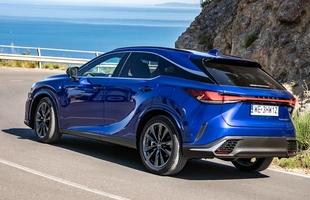 Lexus RX taniej nawet o 84 tys. zł