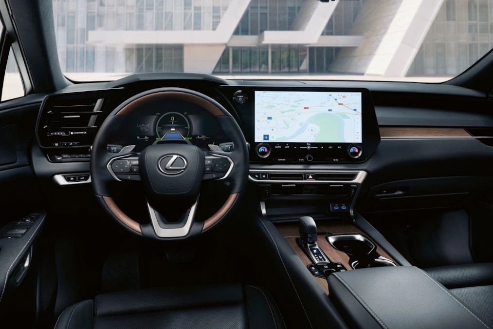 Lexus RX taniej nawet o 84 tys. zł
