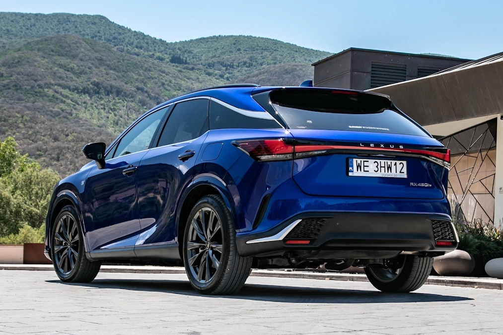 Lexus RX taniej nawet o 84 tys. zł