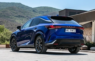 Lexus RX taniej nawet o 84 tys. zł