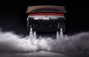 Tesla Roadster oficjalnie pokazana — zdjęcie 8