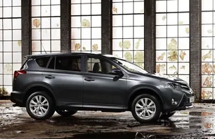 Taka jest Toyota RAV4 IV! — zdjęcie 4