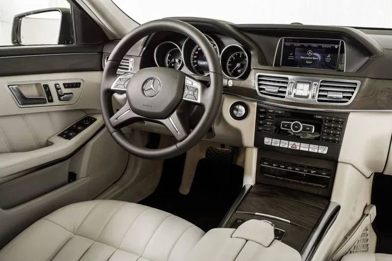 Mercedes klasy E Elegance po liftingu