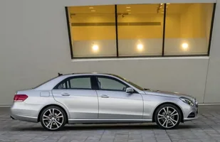 Mercedes klasy E po liftingu — zdjęcie 11
