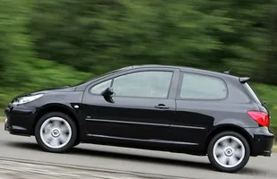 Peugeot 307. Płonące Auto Roku — zdjęcie 2