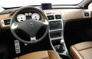 Peugeot 307. Płonące Auto Roku — zdjęcie 4
