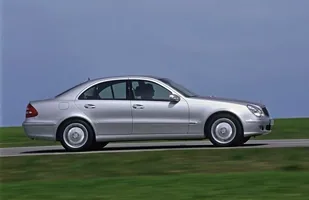 Mercedes E W211. Prestiż i... koszty — zdjęcie 3
