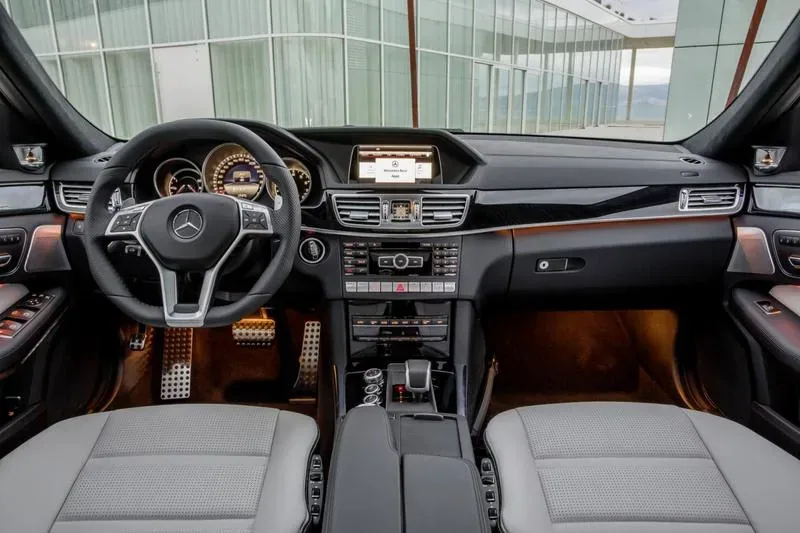 Wnętrze Mercedesa E63 AMG