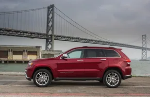 Jeep Grand Cherokee z nową twarzą — zdjęcie 6