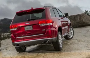 Jeep Grand Cherokee z nową twarzą — zdjęcie 8