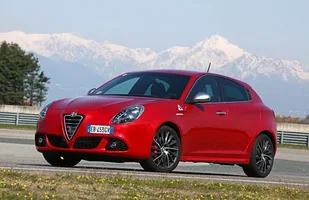 Mazda wyprodukuje... Alfę Romeo Spider — zdjęcie 4