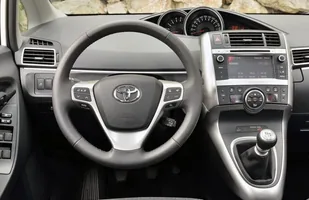 Znamy ceny nowych RAV4 i Verso — zdjęcie 3