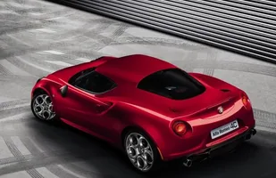 Oficjalnie: Oto nowa Alfa Romeo 4C — zdjęcie 2