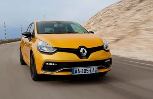 200-konne Renault Clio za 25 tys. euro — zdjęcie 6