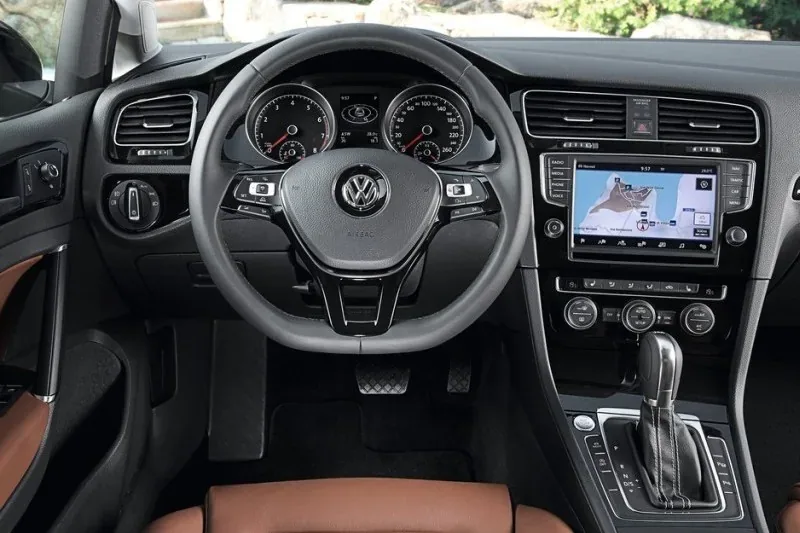 Volkswagen Golf VII Car of the Year 2013