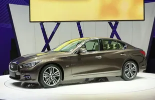 Infiniti Q50 z dieslem Mercedesa — zdjęcie 6