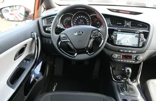 Nowa Kia Pro_cee´d. Na celowniku - Golf... — zdjęcie 2