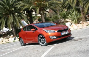 Nowa Kia Pro_cee´d. Na celowniku - Golf... — zdjęcie 4
