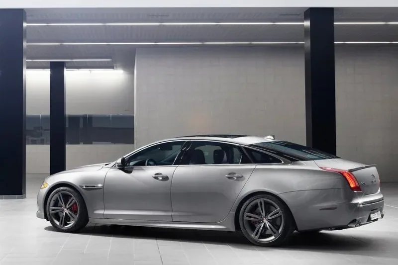 Jaguar XJR