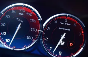 Takiego Jaguara jeszcze nie było. Nazywa się XJR — zdjęcie 5