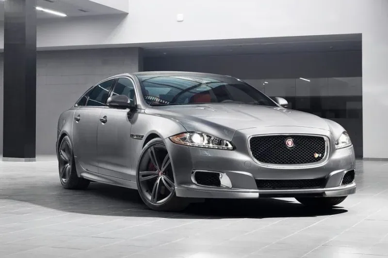 Jaguar XJR