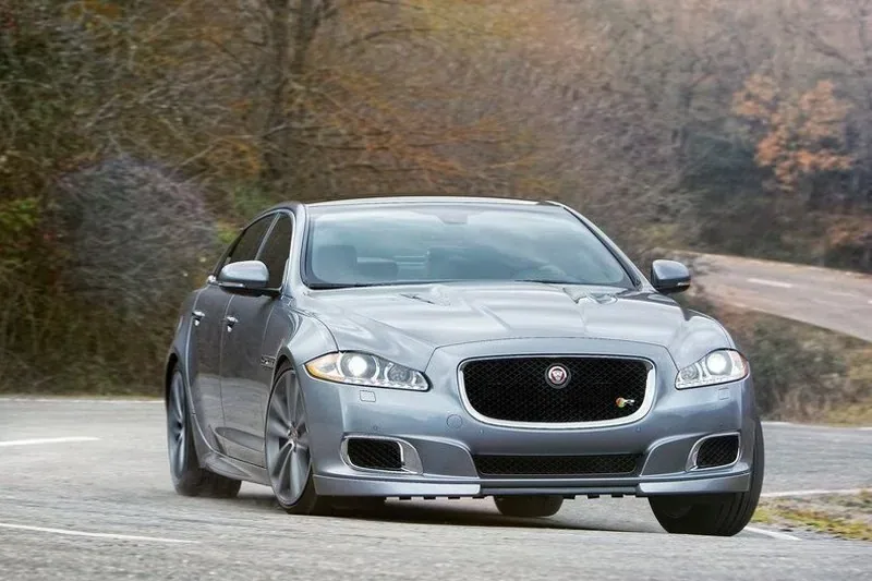 Jaguar XJR