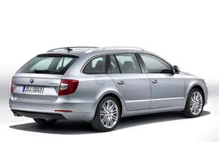 Oficjalnie: Skoda Superb po liftingu — zdjęcie 3