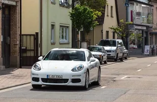 Porsche, które pali 4,4 l/100 km. W normalnym ruchu... — zdjęcie 4